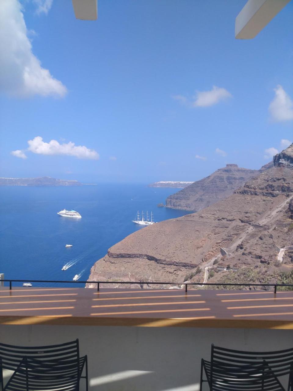 Porto Fira Suites Luaran gambar